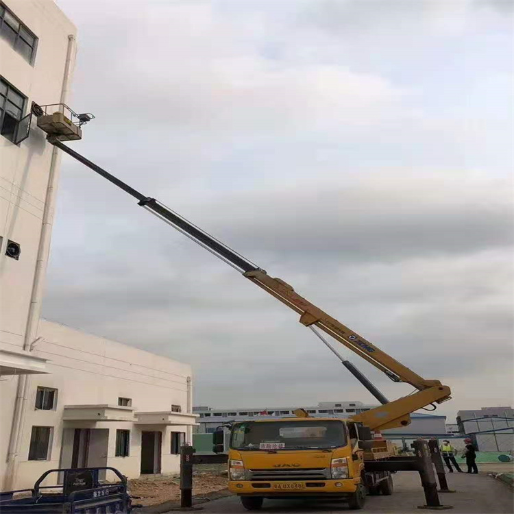 保康哪里有小型吊车出租的